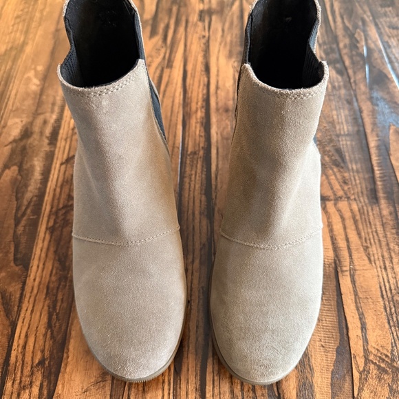 Joan Rhapsody Chelsea Wedge - Green/Gray Size 8 - Picture 2 of 6